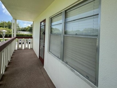 Bright and light 2nd-floor, 2 bedroom, 1.5 bathrooms, corner - photo 1