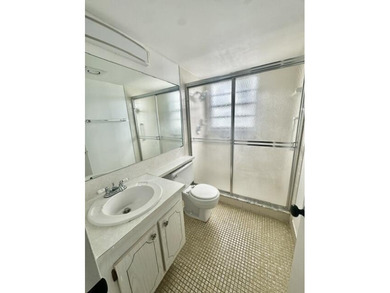 Bright and light 2nd-floor, 2 bedroom, 1.5 bathrooms, corner - photo 7