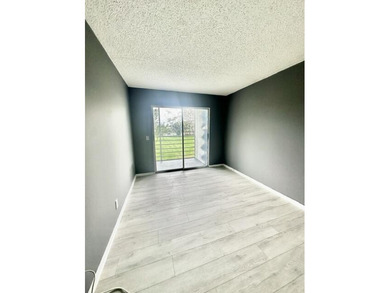 Bright and light 2nd-floor, 2 bedroom, 1.5 bathrooms, corner - photo 9