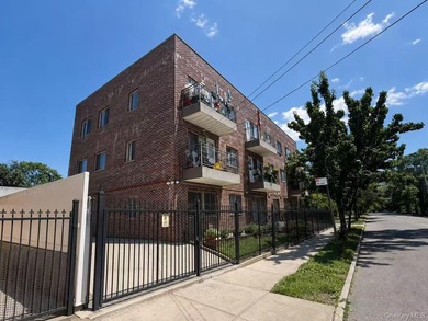 An exceptional mixed-use investment opportunity in the heart of - photo 1