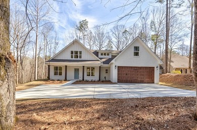 (private lake, pond, coastal) Home For Sale in Fortson Georgia