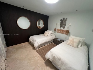 Beautiful condo in the heart of Sunny Isles located in the