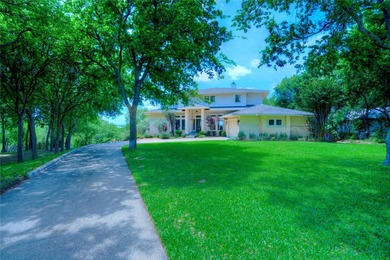 Experience extraordinary lakefront living in this stunning - photo 38