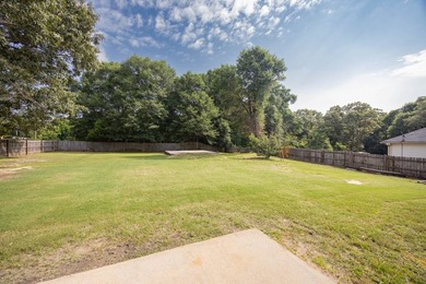 21 Avery Drive welcomes you home! This move-in ready home offers - photo 39