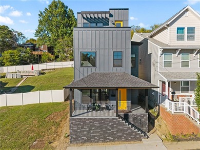 Allegheny River Home For Sale in Garfield Pennsylvania