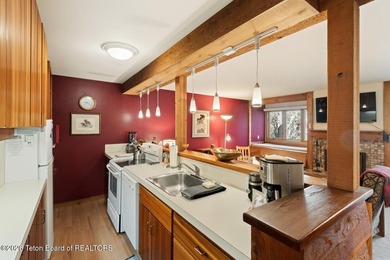 One bedroom, one bath, 766 square feet in the Junipers at - photo 3