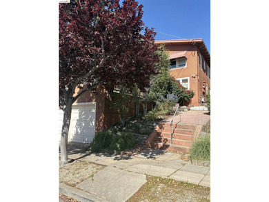 Beautifully maintained duplex located in one of the most - photo 2
