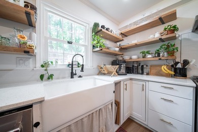 *** EXTERIOR JUST PAINTED, QUARTZ COUNTERTOPS ADDED TO - photo 8
