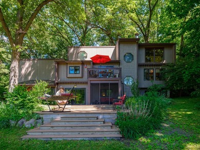 Custom contemporary, three level home nestled into a picturesque - photo 1