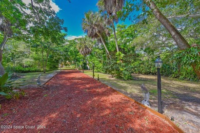 :3 +- Acre Riverfront Estate Home w/ Att 2 car garage plus a - photo 2