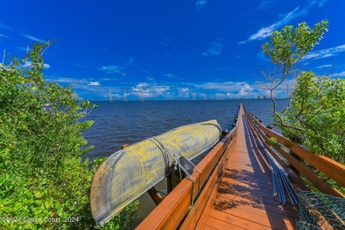 :3 +- Acre Riverfront Estate Home w/ Att 2 car garage plus a - photo 10