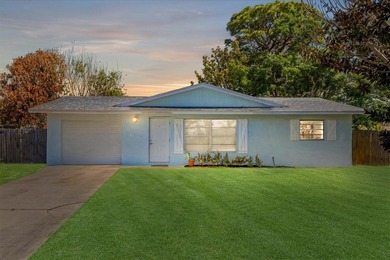 Don't miss this move in ready turnkey home! This updated - photo 2