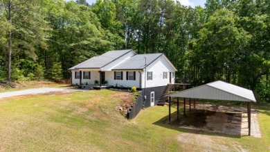 This beautiful home offers the perfect blend of space, comfort - photo 3