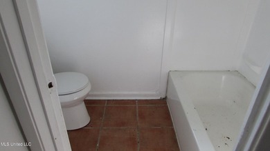 Solid 3 bedroom 1 bath home in need of repairs. Sold as-is - photo 7