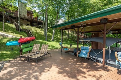 This visually stunning, premier lakefront log home on a - photo 23