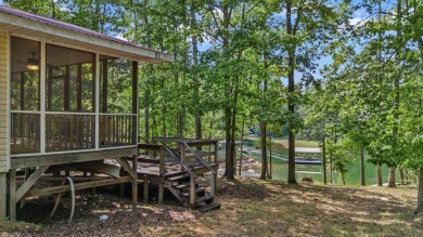 Charming 1 bed/1 bath updated cottage on Smith Lake, move-in - photo 2
