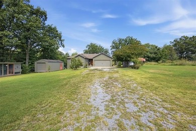 Charming 3-Bedroom, 2-Bath Lakefront Home with Hot Tub. Enjoy - photo 3