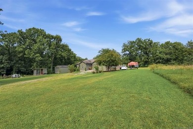 Charming 3-Bedroom, 2-Bath Lakefront Home with Hot Tub. Enjoy - photo 4