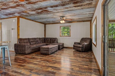 Charming 1 bed/1 bath updated cottage on Smith Lake, move-in - photo 5