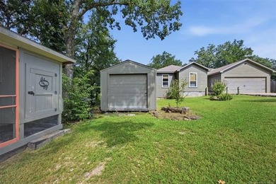 Charming 3-Bedroom, 2-Bath Lakefront Home with Hot Tub. Enjoy - photo 8