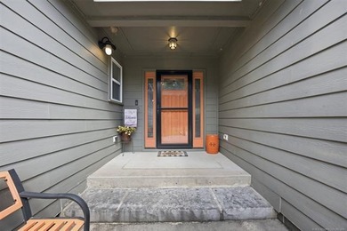 Charming 3-Bedroom, 2-Bath Lakefront Home with Hot Tub. Enjoy - photo 9