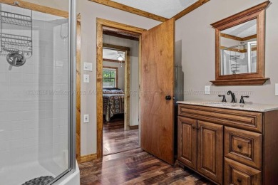 Charming 1 bed/1 bath updated cottage on Smith Lake, move-in - photo 10