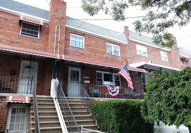 This Colonial Style Home Features 3 Bedrooms, 1.5 Baths, Formal - photo 1