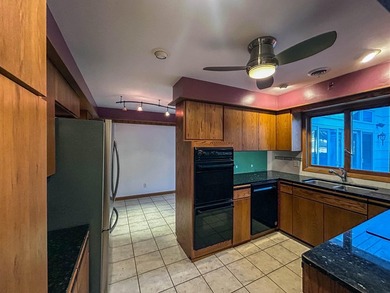 spacious contemporary one-owner estate in the heart of Paddock - photo 12