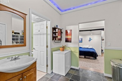 Rare opportunity outside the tsunami zone with panoramic views - photo 27
