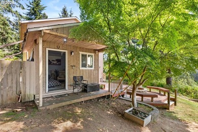 Rare opportunity outside the tsunami zone with panoramic views - photo 36