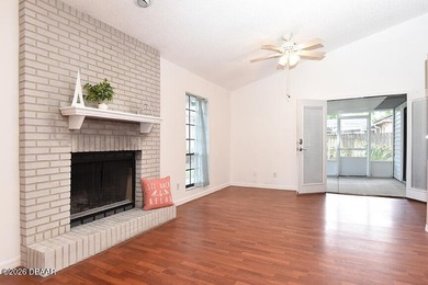 Spacious and inviting, this 4-bedroom, 3-bath home in the - photo 4
