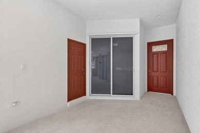 Pool home with a private courtyard design in the gated community - photo 4