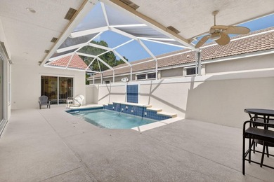 Pool home with a private courtyard design in the gated community - photo 5