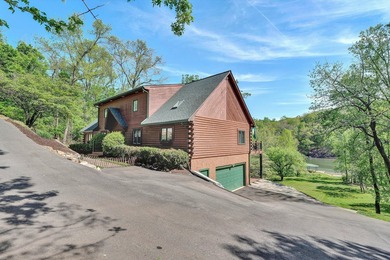 Lakefront property , 4 Bed 3 Bath log-style home in Lakeshore - photo 8