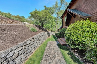 Lakefront property , 4 Bed 3 Bath log-style home in Lakeshore - photo 9