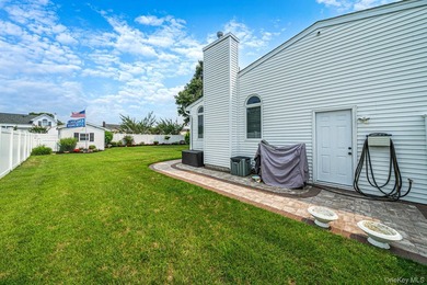 Welcome to this beautifully expanded split-level home situated - photo 8