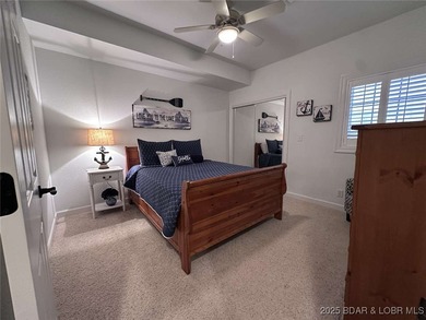 This beutiful turnkey lakeside condo comes with numerous updates - photo 17