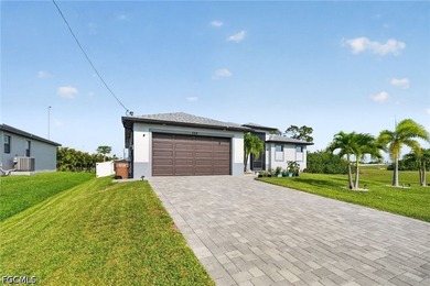 From the moment you pull up in the driveway, it feels like home - photo 2