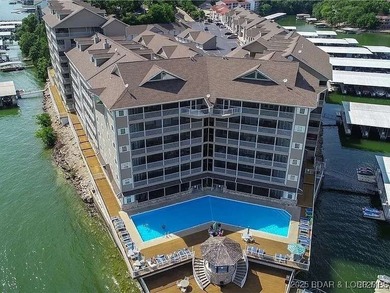 This beutiful turnkey lakeside condo comes with numerous updates - photo 25