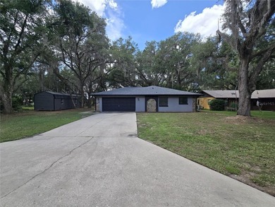 Don't settle for cookie cutter!
Lakefront . 4 bed / 2 bath . 1 - photo 2