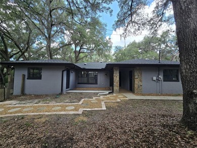 Don't settle for cookie cutter!
Lakefront . 4 bed / 2 bath . 1 - photo 5