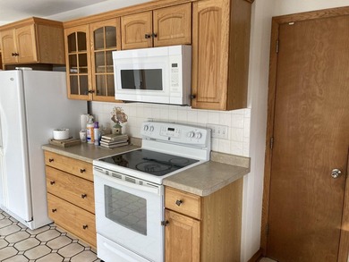VRP $825,000-$850,000 Stop dreaming and start living. This - photo 8