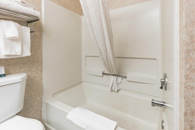 Exciting Investment Opportunity: Quality Inn Hotel at the mouth - photo 9