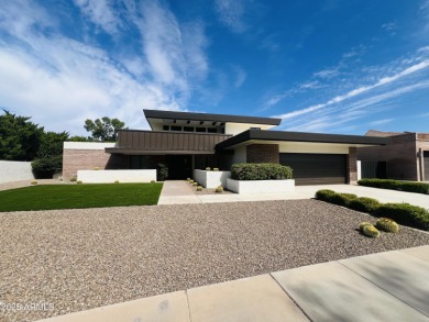 Lake Home For Sale in Scottsdale, Arizona