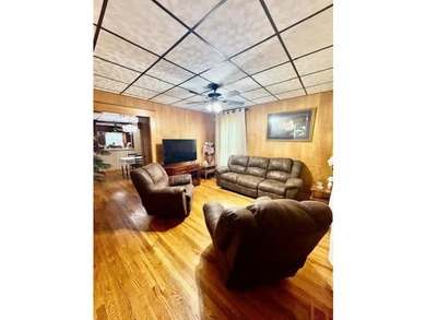 This stunning 4 bedrooms, 1 and a half bath is ready for you - photo 5