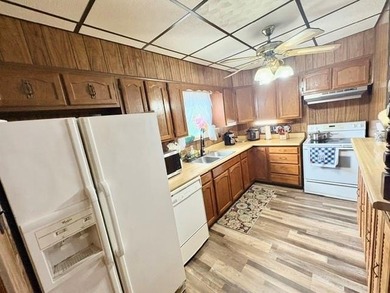 This stunning 4 bedrooms, 1 and a half bath is ready for you - photo 8