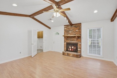 Take a look at this Beautiful 3-bed, 2-bath home with 1,186 sqft - photo 12