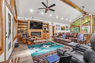 This custom-built 2022 home in Sandpoint on Lake Texoma offers - photo 6
