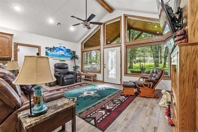 This custom-built 2022 home in Sandpoint on Lake Texoma offers - photo 7