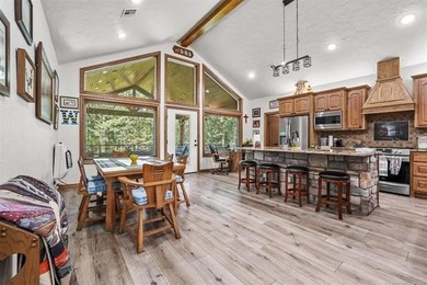 This custom-built 2022 home in Sandpoint on Lake Texoma offers - photo 9